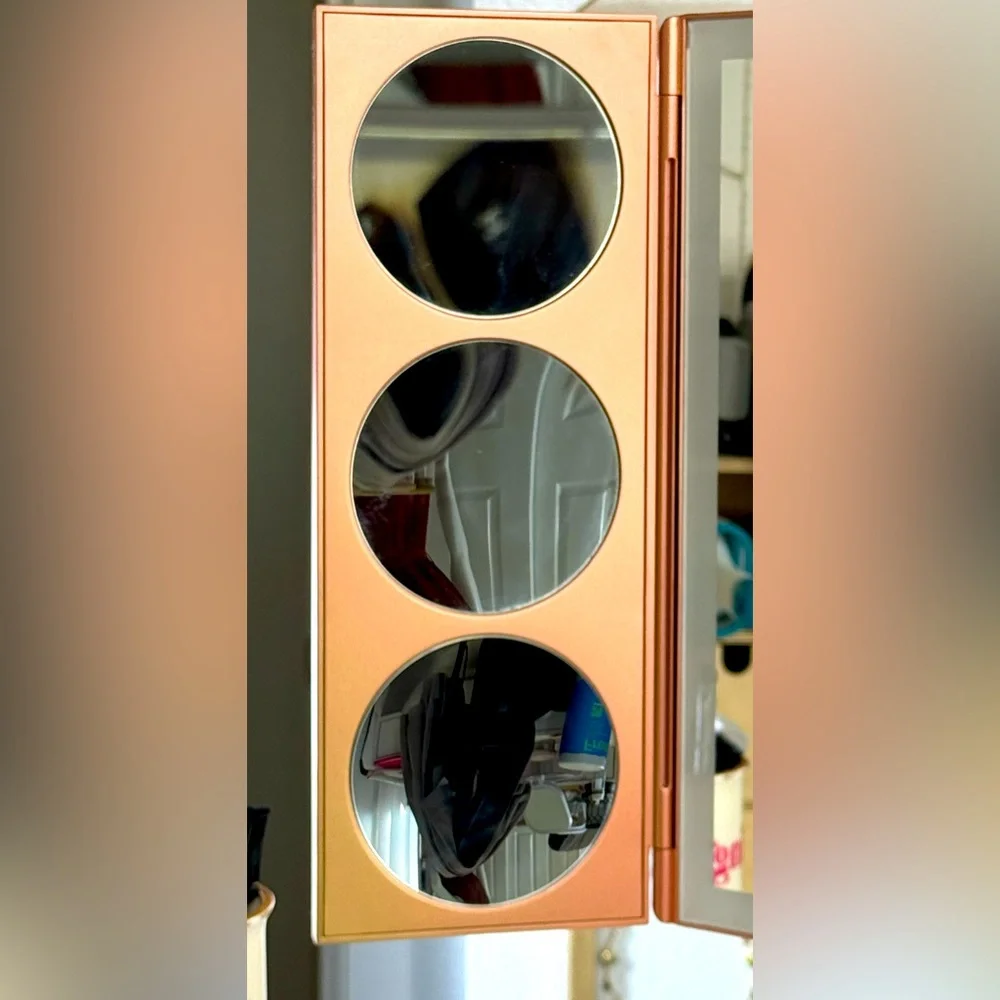 Mirrorvana Cosmetic Mirror